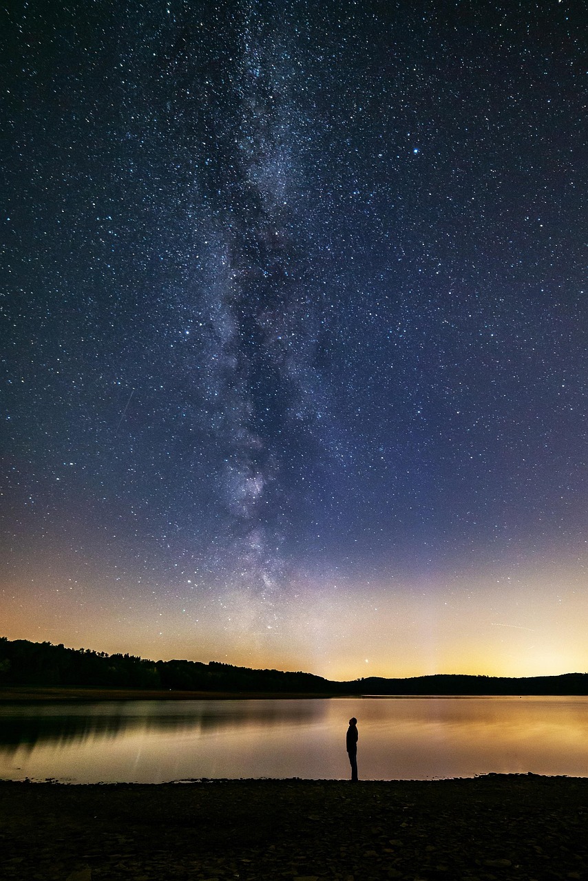 cd1295c7bf19b199538c98491e209a38_evgenit-milky-way-4500469_1280 (1).jpg
